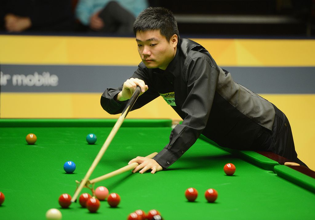 现代足球发 现代足球发